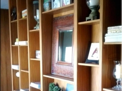 Biblioteca Enchapada en Madera Natural 